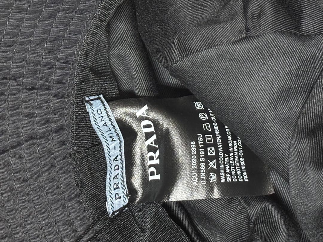 PRADA ブラック バケットハット