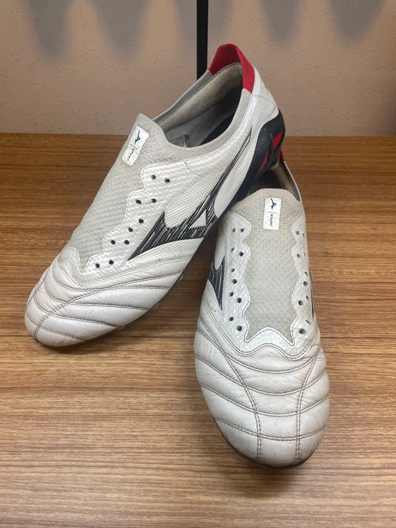 モレリアNEO 4 β 27cm サッカースパイク 美品 人気サイズ！