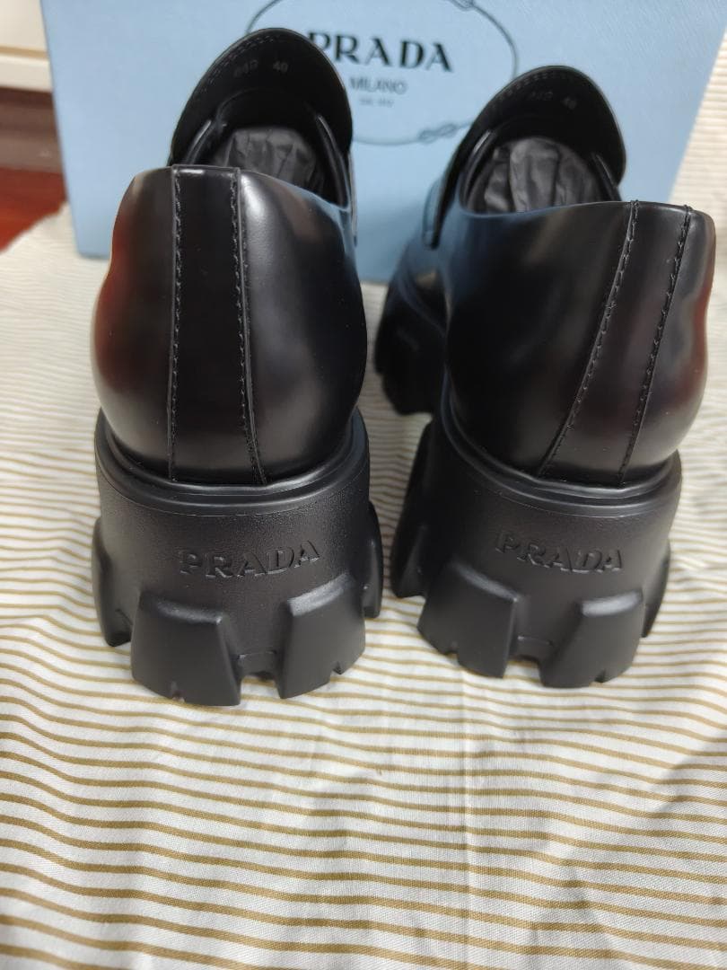 PRADA ブラックレザー ローファー 25cm