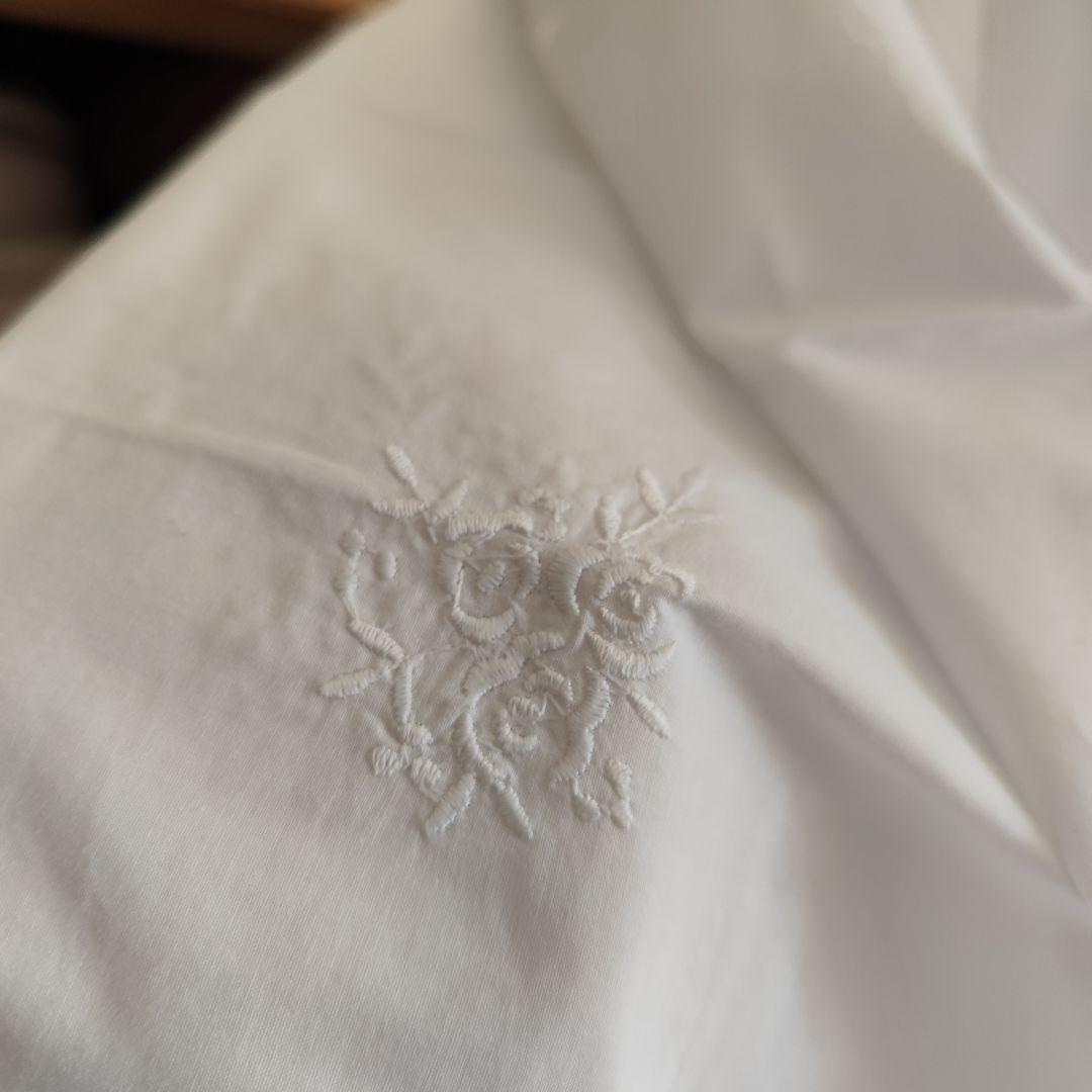 イギリスVintage　薔薇モチーフ　裾カットワーク　刺繍間仕切りカーテン180