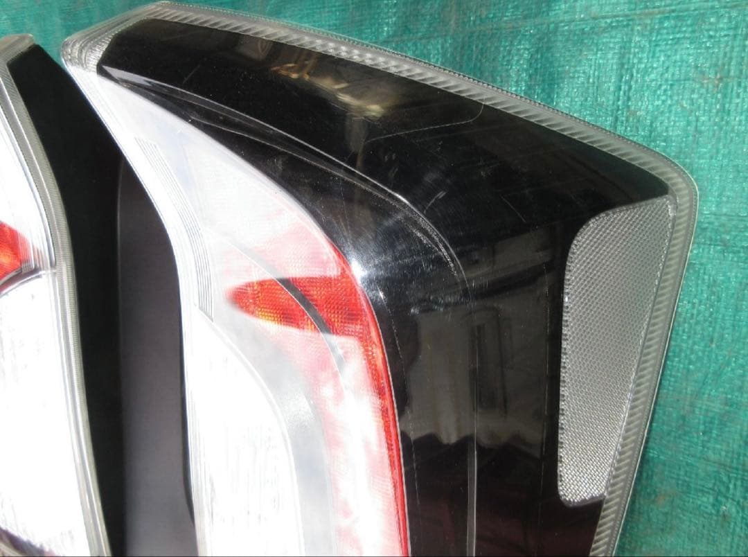 トヨタ 純正 30 プリウス G’s テールランプ ZVW30 後期