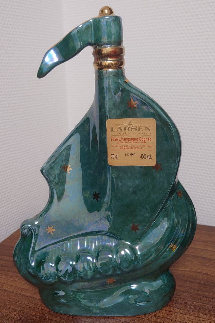 LARSEN コニャック 700ml 40%