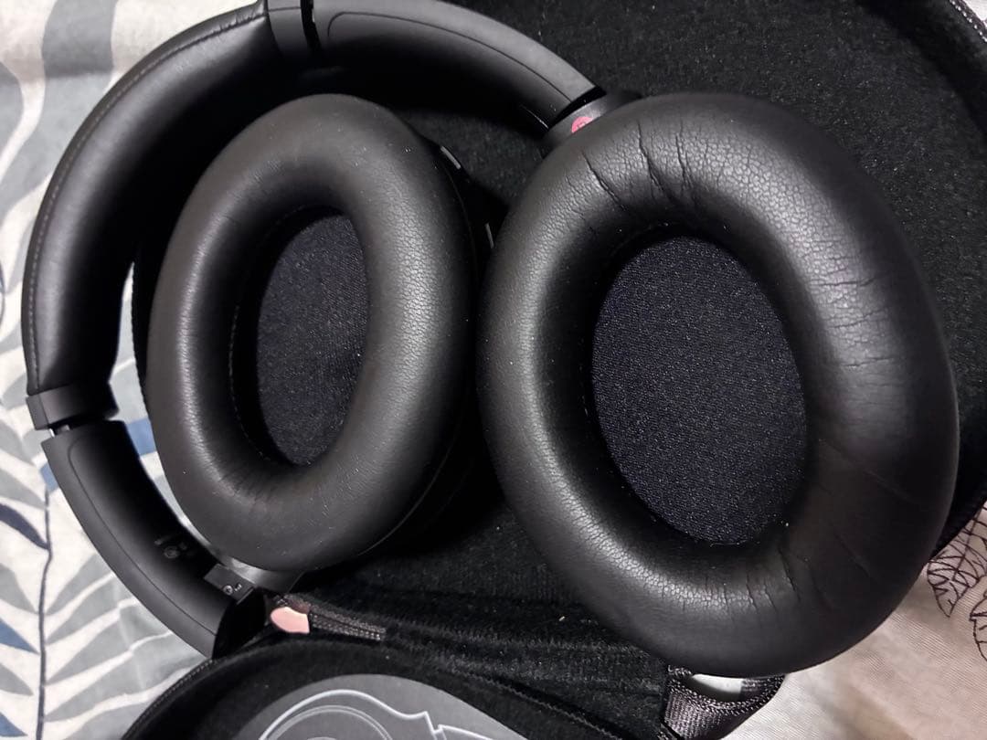 完動品・美品 Sony WH-1000XM4 ブラック