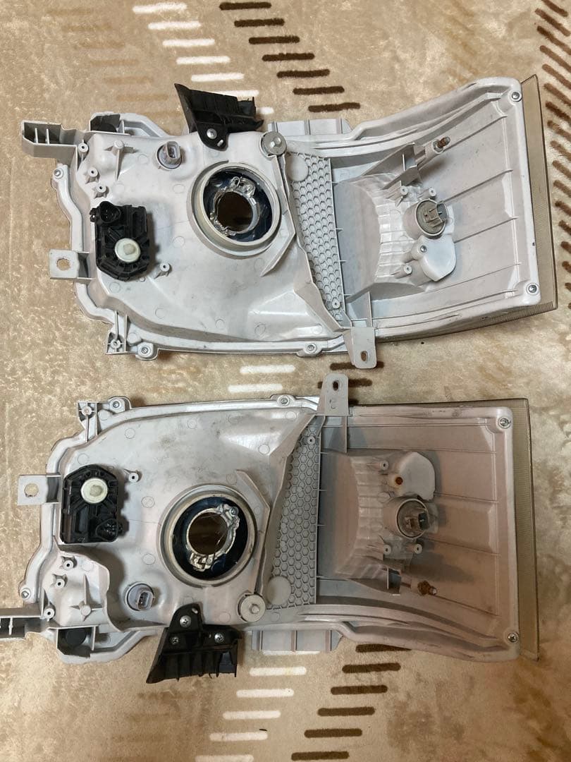 ハイエース200系４型ヘッドライトインナーブラック