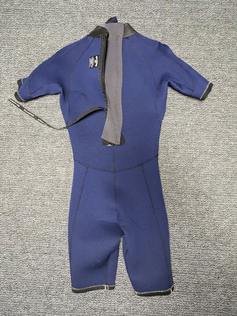 BILLABONG ML 半袖膝下丈ウェットスーツ