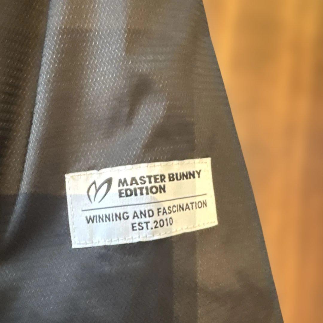 MASTER BUNNY EDITION ブラック スニードサイズ4