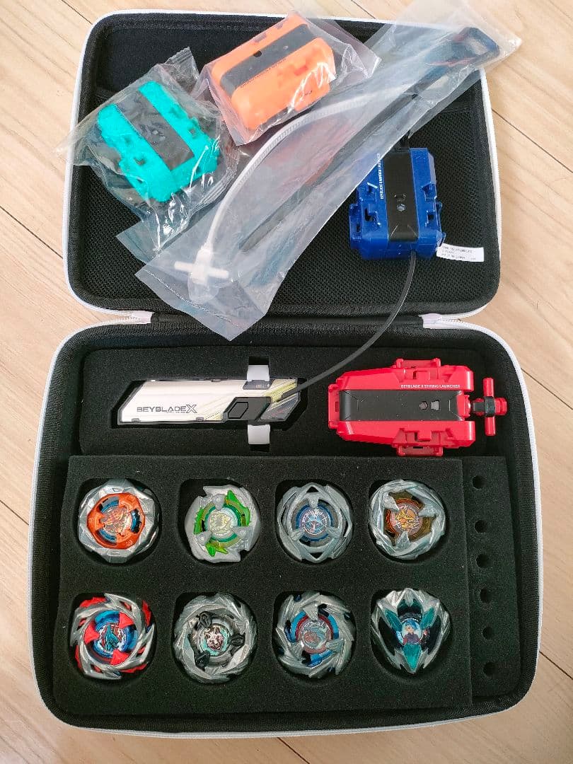 BEYBLADE　ベイブレードX　ケース　ベイバトルパス　ブレード　ランチャー