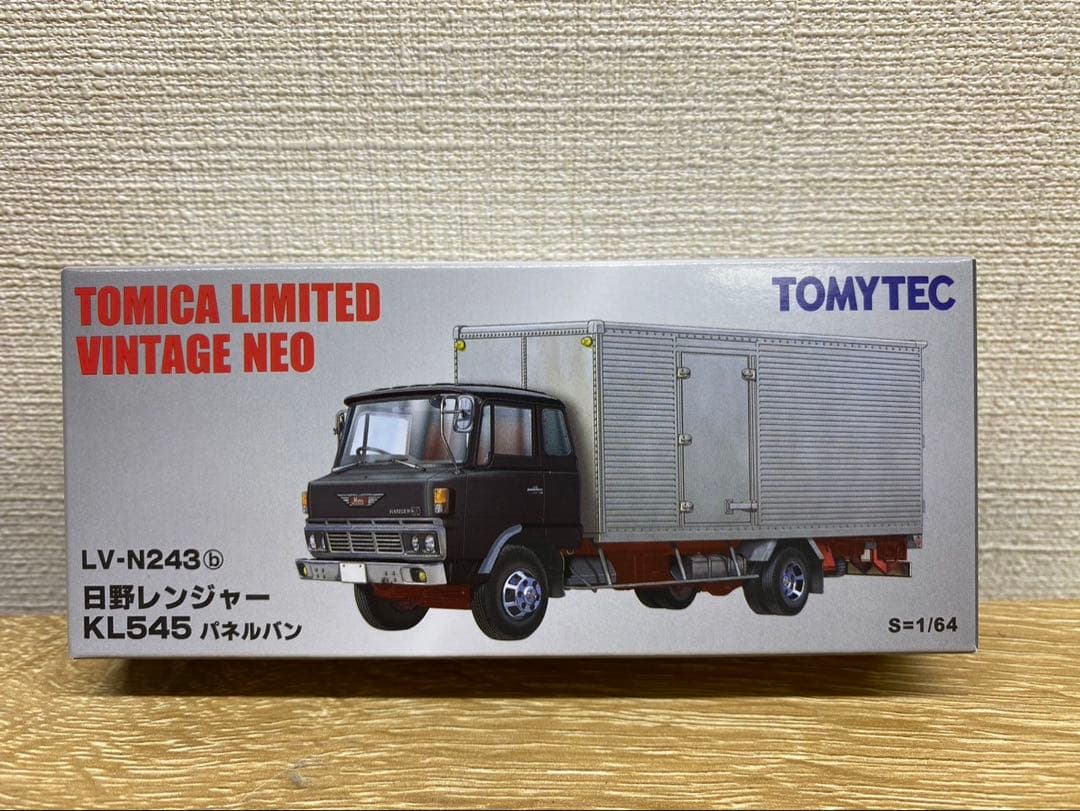 トミカリミテッド　ヴィンテージネオ　日野レンジャー　パネルバン2台セット