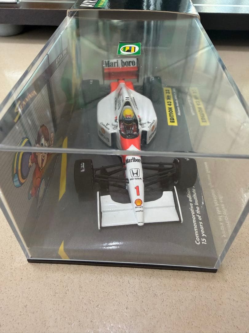 Ayrton Senna McLaren MP4/6 1/43 ミニチャンプス