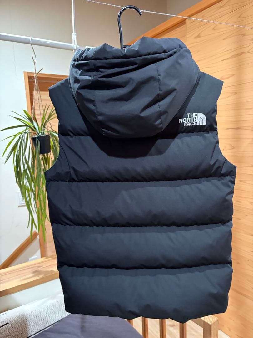 Rちゃん。　THE NORTH FACE ブラックダウンベスト Sサイズ