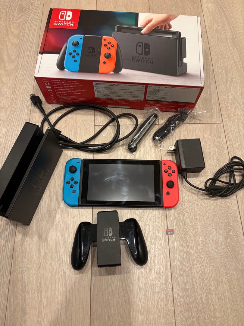 Nintendo Switch 本体（SDカード付き64GB）