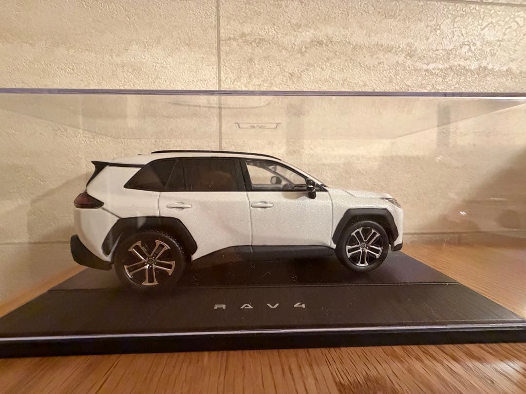 トヨタ RAV4 ミニカー 1/30 スケール