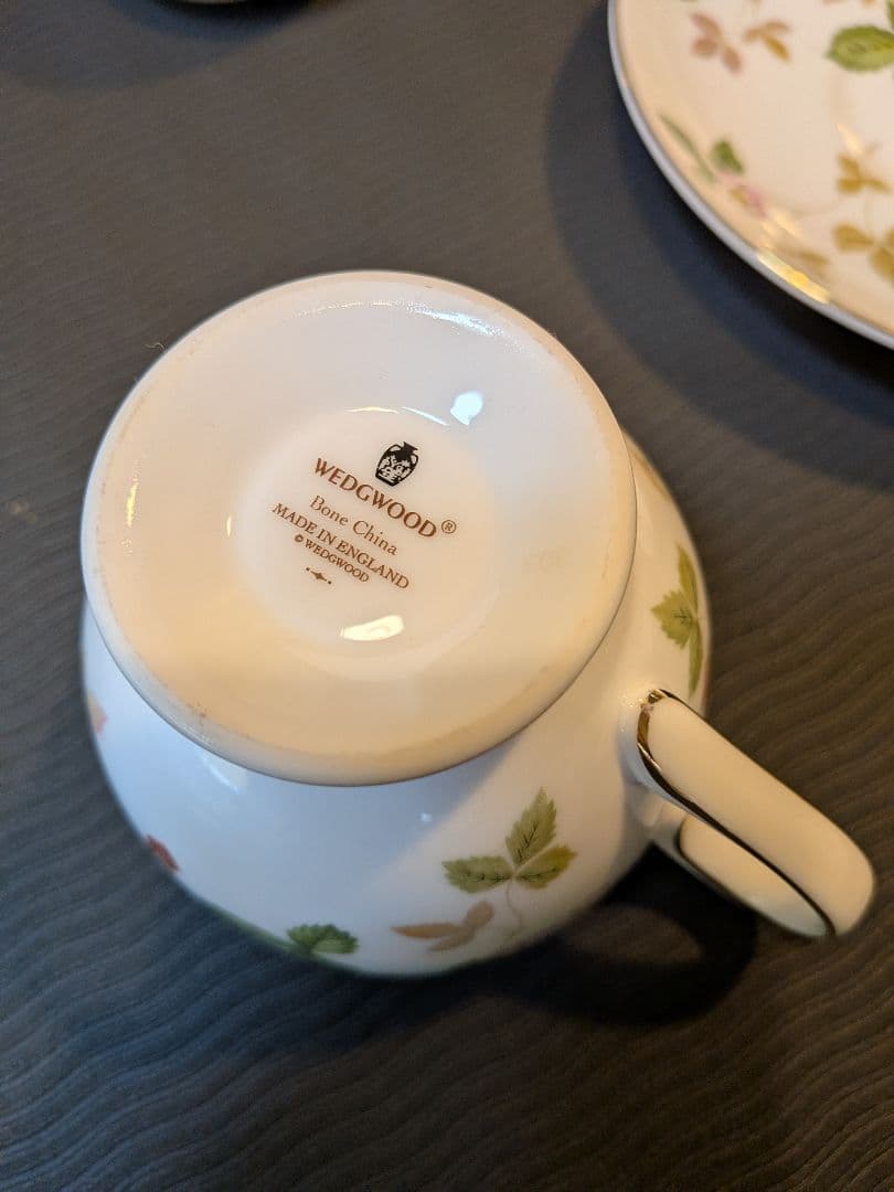 ウェッジウッド ワイルドストロベリー トレー コーヒーカップ2セット 一輪挿し