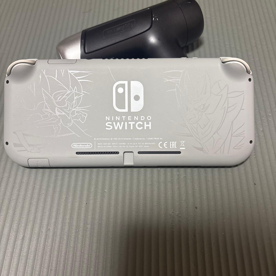 ニンテンドースイッチライト　ザシアンザマゼンタ