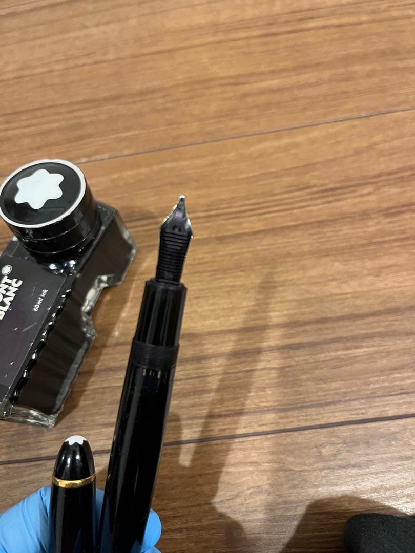 MONT BLANC 万年筆とMystery Blackインク
