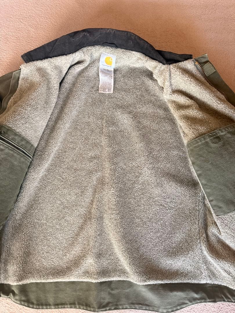 Carhartt オリーブグリーンジャケット USED
