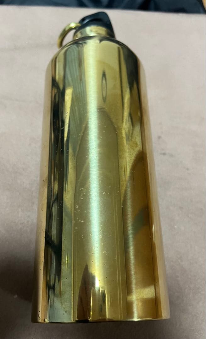PRADA ゴールド 水筒