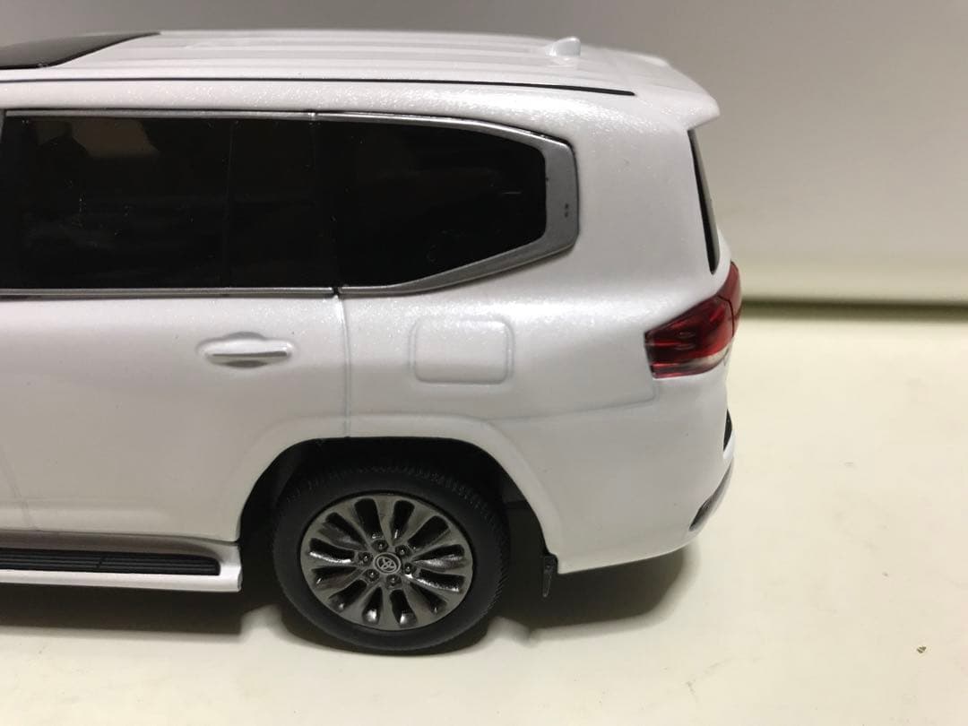 トヨタ ランドクルーザー 300 カラーサンプルミニカー