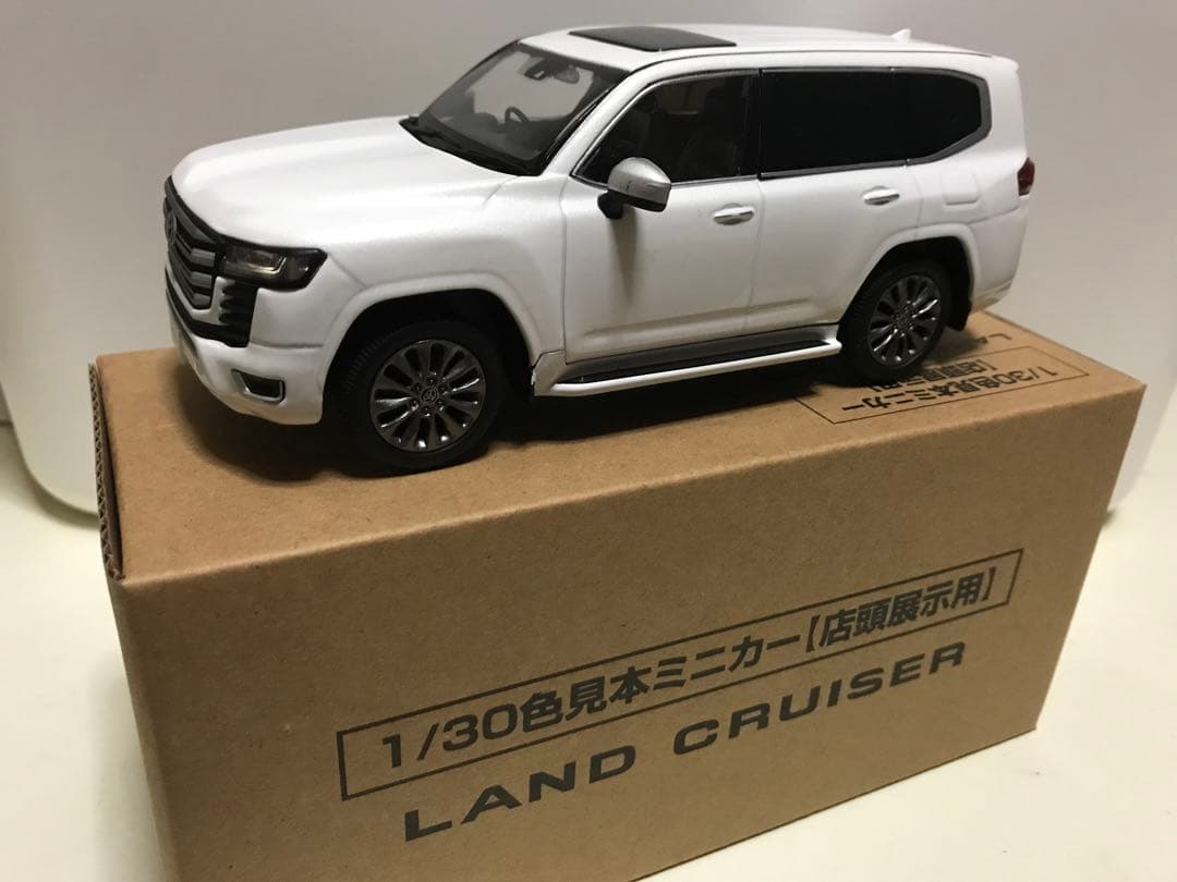 トヨタ ランドクルーザー 300 カラーサンプルミニカー