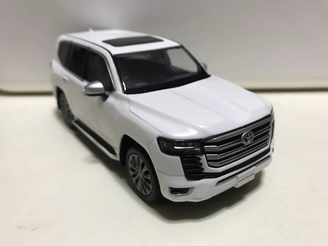 トヨタ ランドクルーザー 300 カラーサンプルミニカー