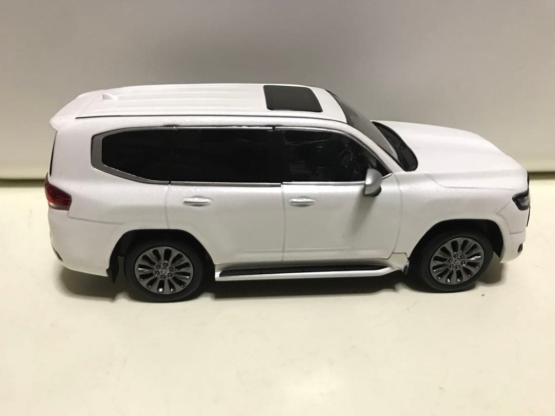 トヨタ ランドクルーザー 300 カラーサンプルミニカー