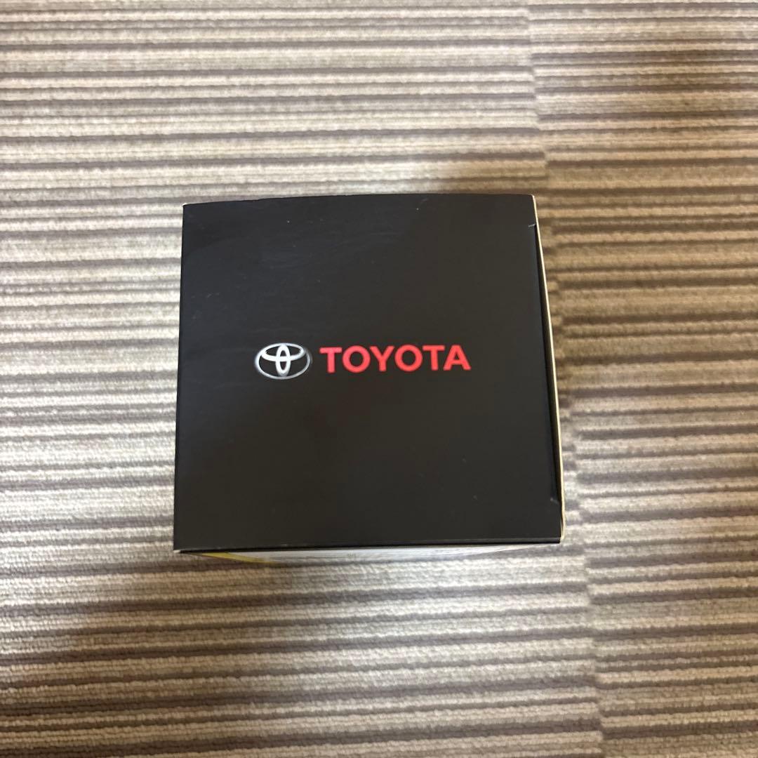 非売品 トヨタ ヤリスクロス ミニカー レッド　色見本