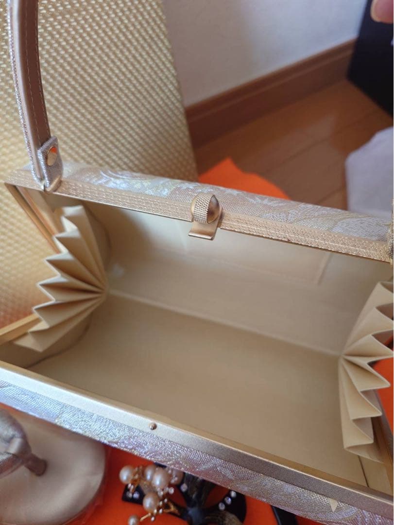 和装用ゴールドクラッチバッグと草履セット