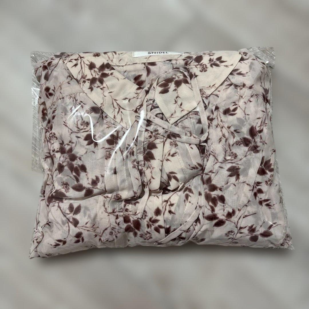 snidel 正規品 襟付き プリントプリーツワンピース