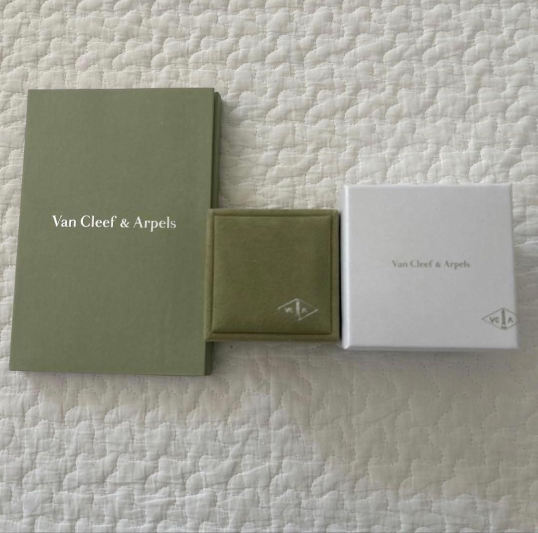 Van Cleef & Arpels ヴァンクリーフアーペル ペルレ リング