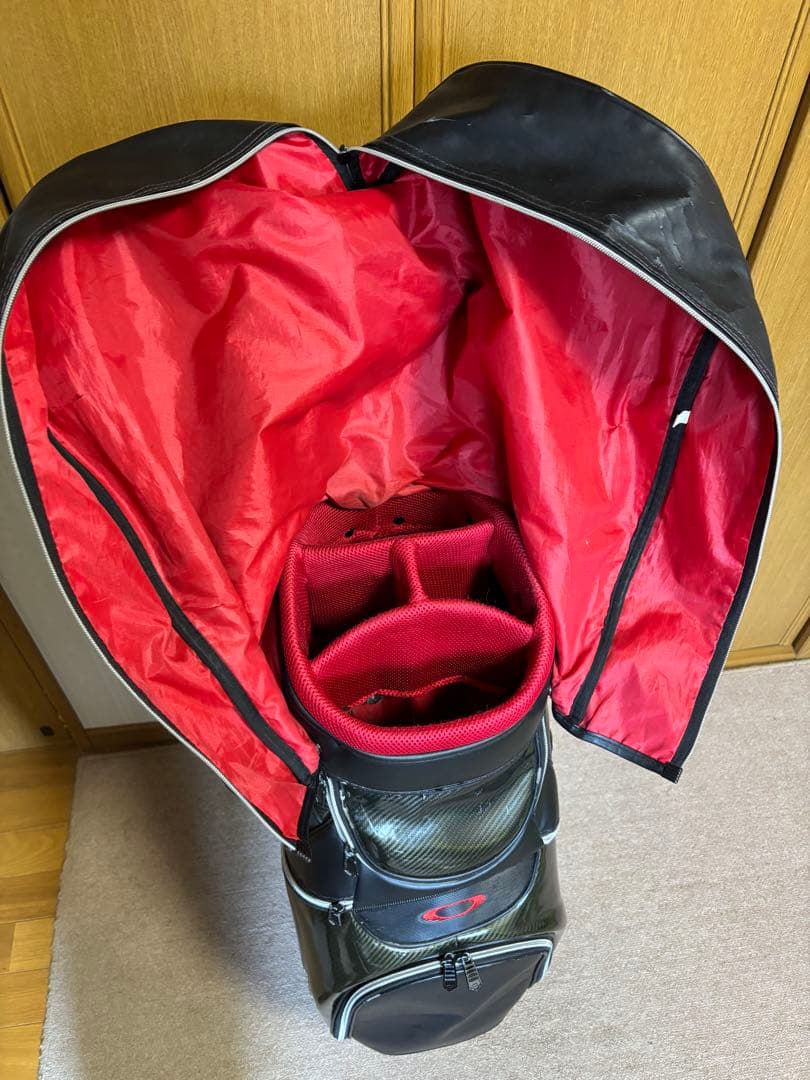 オークリー OAKLEY　キャディバッグ９.5型（ブラックレッド）