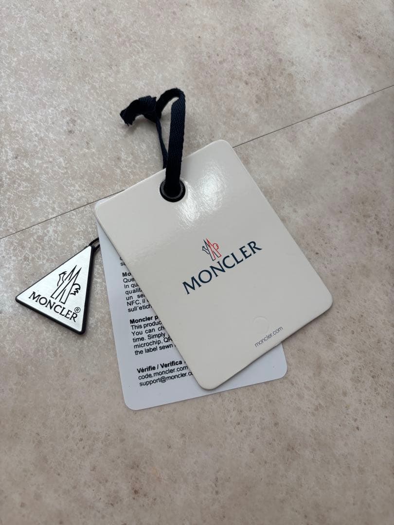 MONCLER.バケハ.クリスタルロゴ
