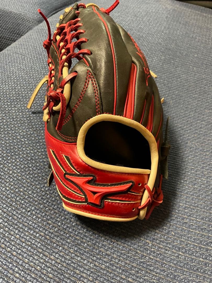 Mizuno 軟式グローブ 黒/赤　左投げ