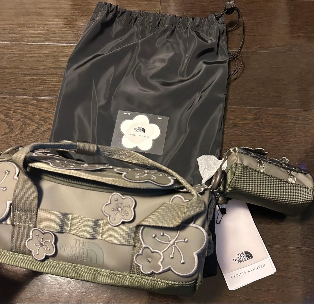 【新品タグ付】セシリーバンセン　ノースフェイス　ベースキャンプクラッチ