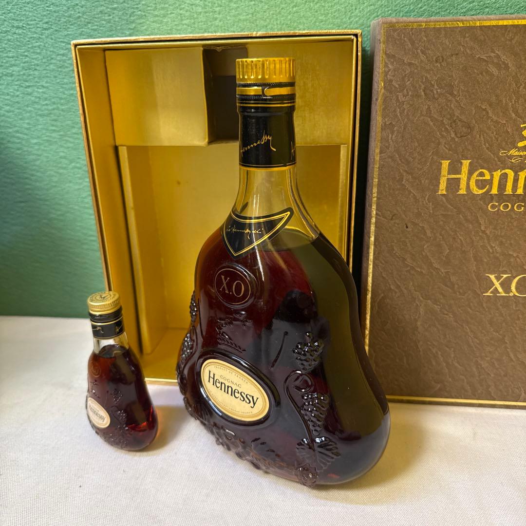 3 Hennessy XO 700ml & 50ml ヘネシー金キャップ