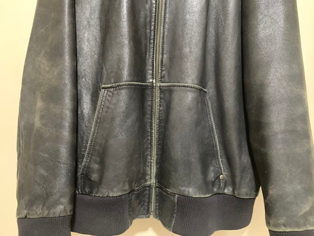 guess レザージャケット　　アクティブパーカー　カーハート