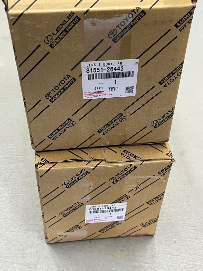 ハイエース‼︎純正新品テール‼︎スモークテール‼︎純正新品使用‼︎