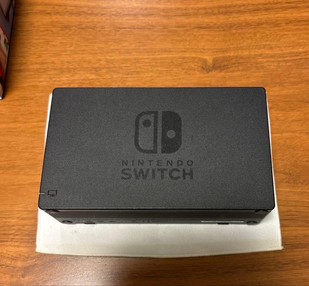 Nintendo Switch ネオンブルー/ネオンレッド　(おまけケース付き)