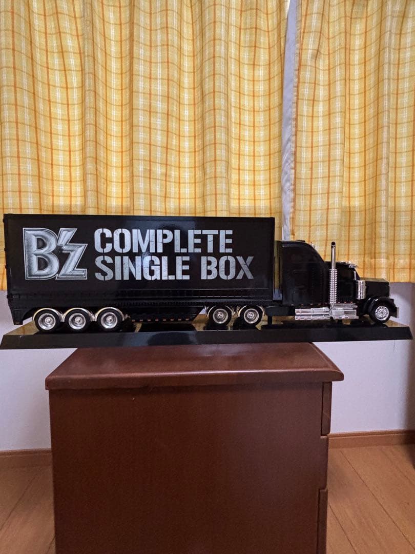 B’z COMPLETE SINGLE BOX【Trailer Edition】