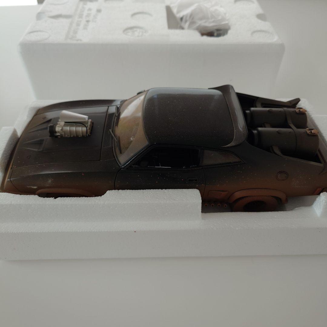 ミニカー MAD MAX 2 INTERCEPTOR 1:18