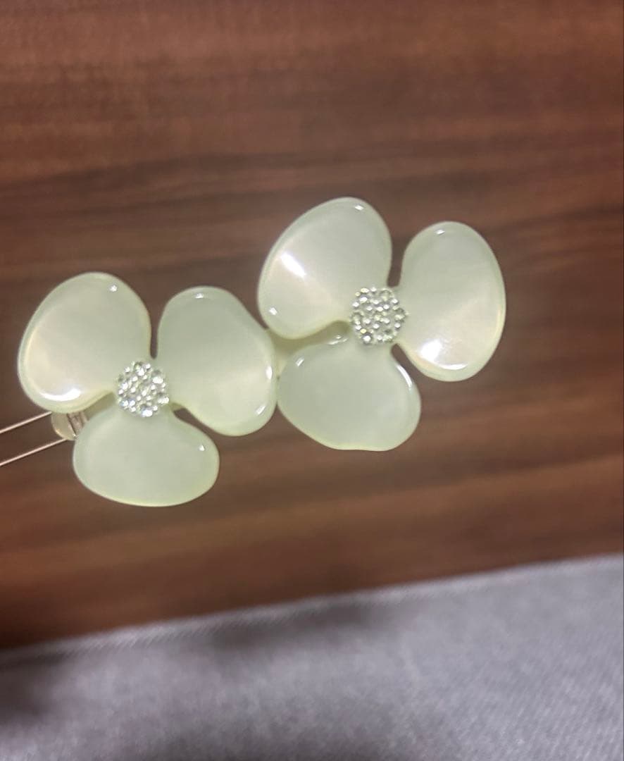 アレクサンドルドゥパリ　カメリア　ボールピン　グリーン