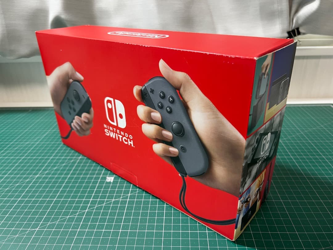 Nintendo Switch 本体 グレー【YouTuberヒカルのサイン付】