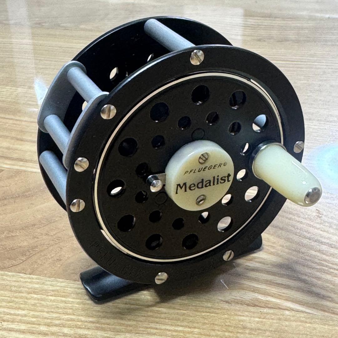 PFLUEGER Medalist フライリール1492 1/2