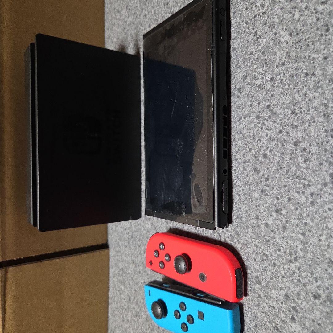 Nintendo Switch 本体 ネオンレッド/ネオンブルー初代、美品です。