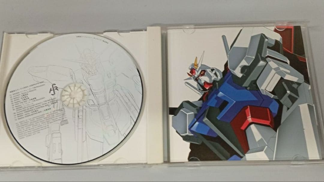 機動戦士ガンダムSEEDのアルバム3つ　ポストカード・クリアファイル付き☆美品☆