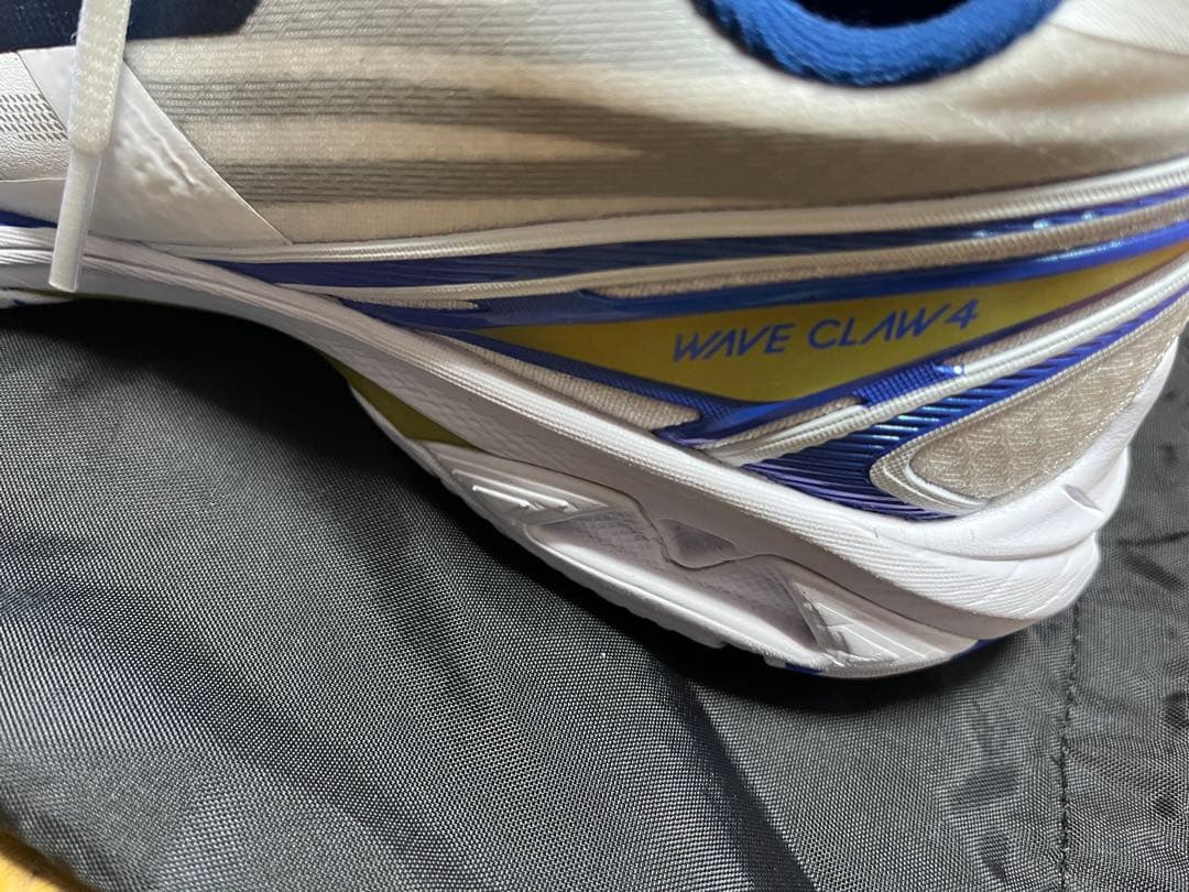 Mizuno WAVE CLAW 4 バドミントンシューズ