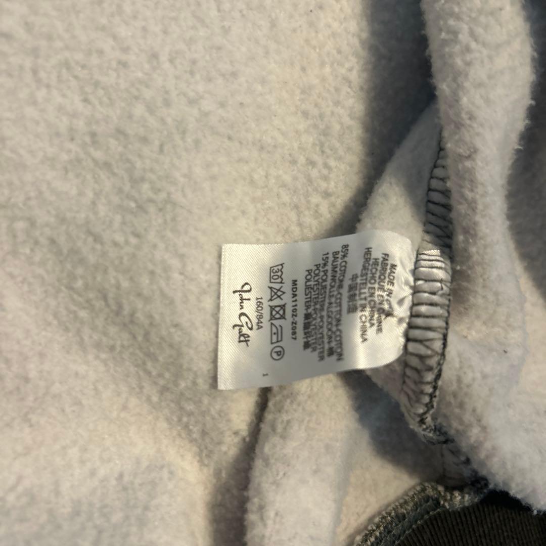 BRANDY MELVILLE 迷彩柄 フーディー　パーカー　ジップ付き　カモ