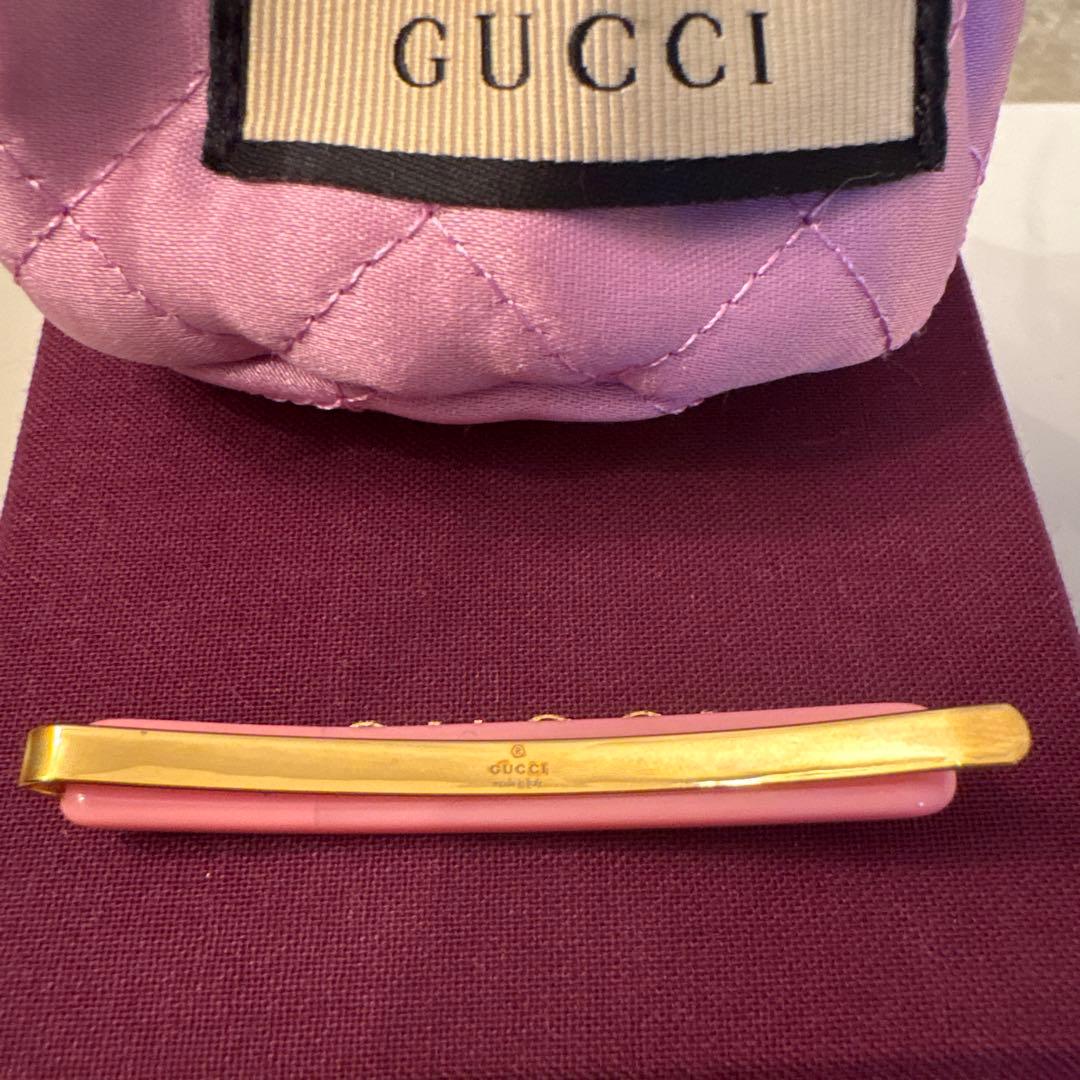 GUCCI ヘアクリップ　ピンク