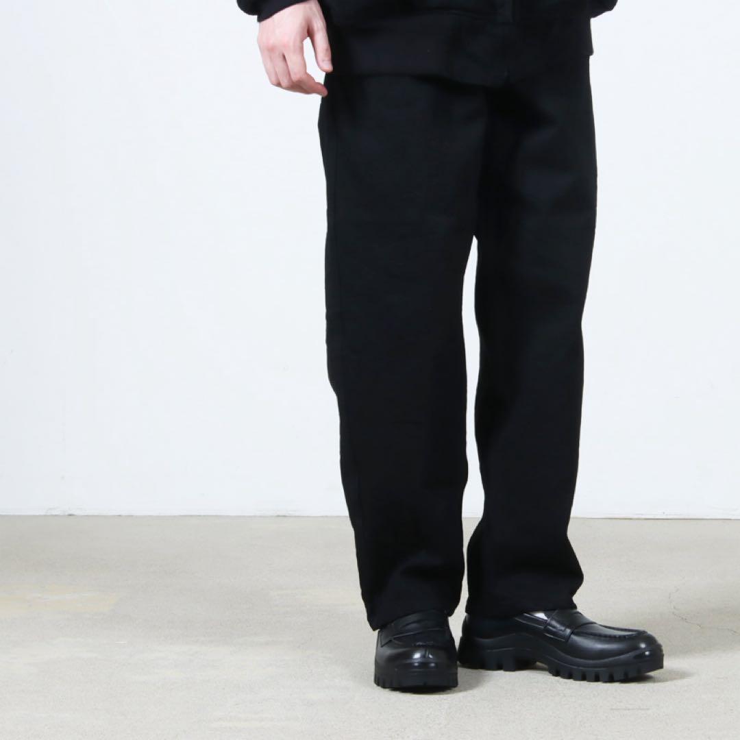COMOLI ブラックデニム テーパードパンツ 25AW