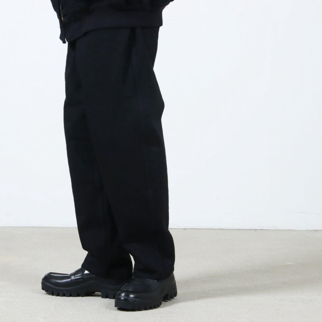 COMOLI ブラックデニム テーパードパンツ 25AW