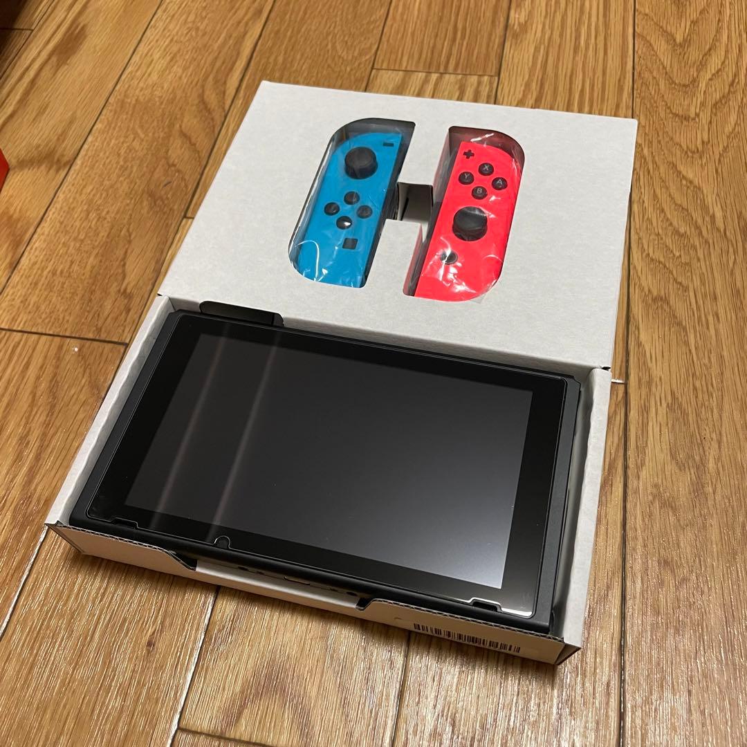 美品 Switch 本体 ケース付き
